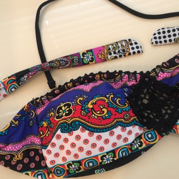 NWOT Size S Mulicolor Crochet Removable Padding Bikini Top - Never Worn - Picture 4 of 4